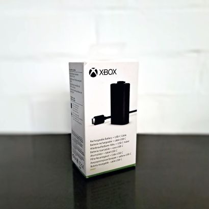 Xbox Play & Charge Kit M